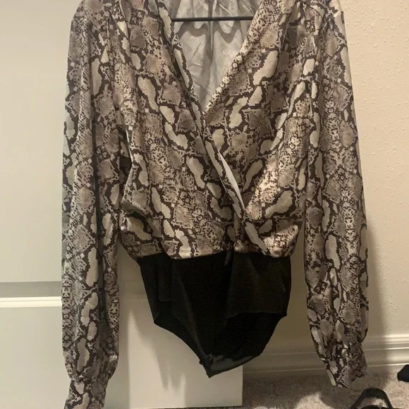 Sold - Picture 1 of 3